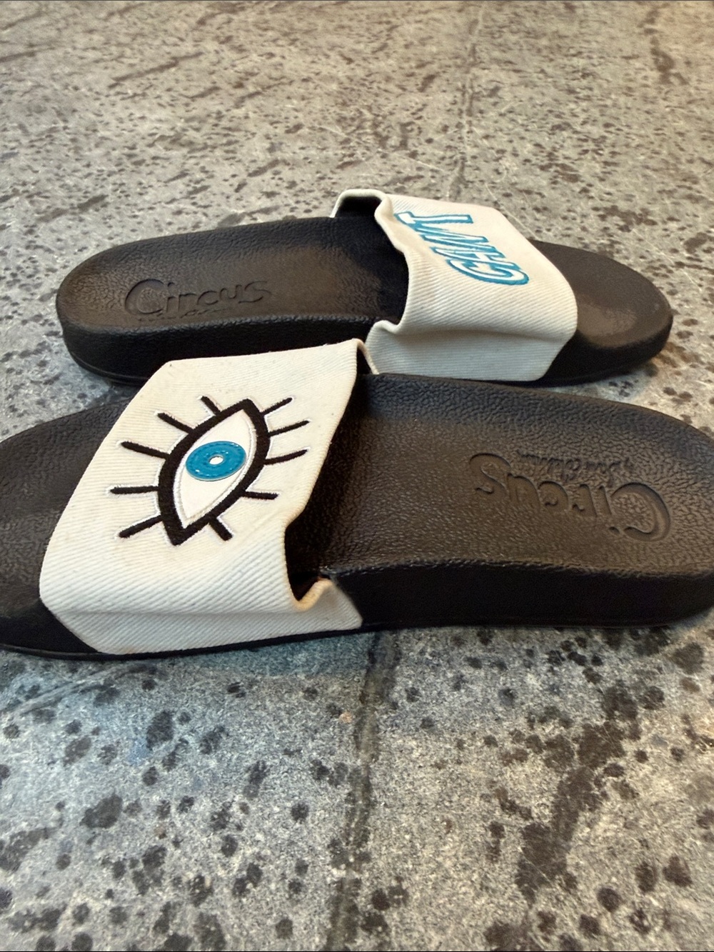 Circus by Sam Edelman Black & Cream Slide Sandals with Teal Embroidery - Picture 2 of 5